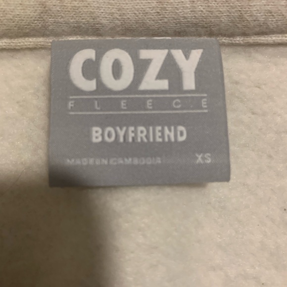 aritzia cozy fleece boyfriend sweatshirt - Picture 3 of 3